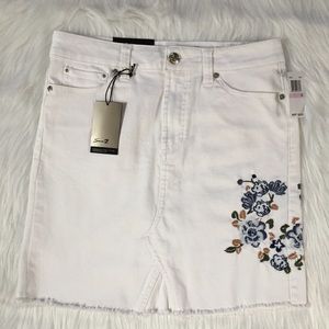 Seven7 embroided mini skirt size 6